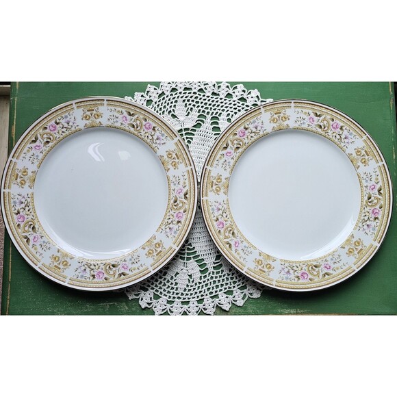 Wallace Heritage Other - Pair Of Vintage Wallace Heritage "Daphne" Porcelain Dinner Plates
